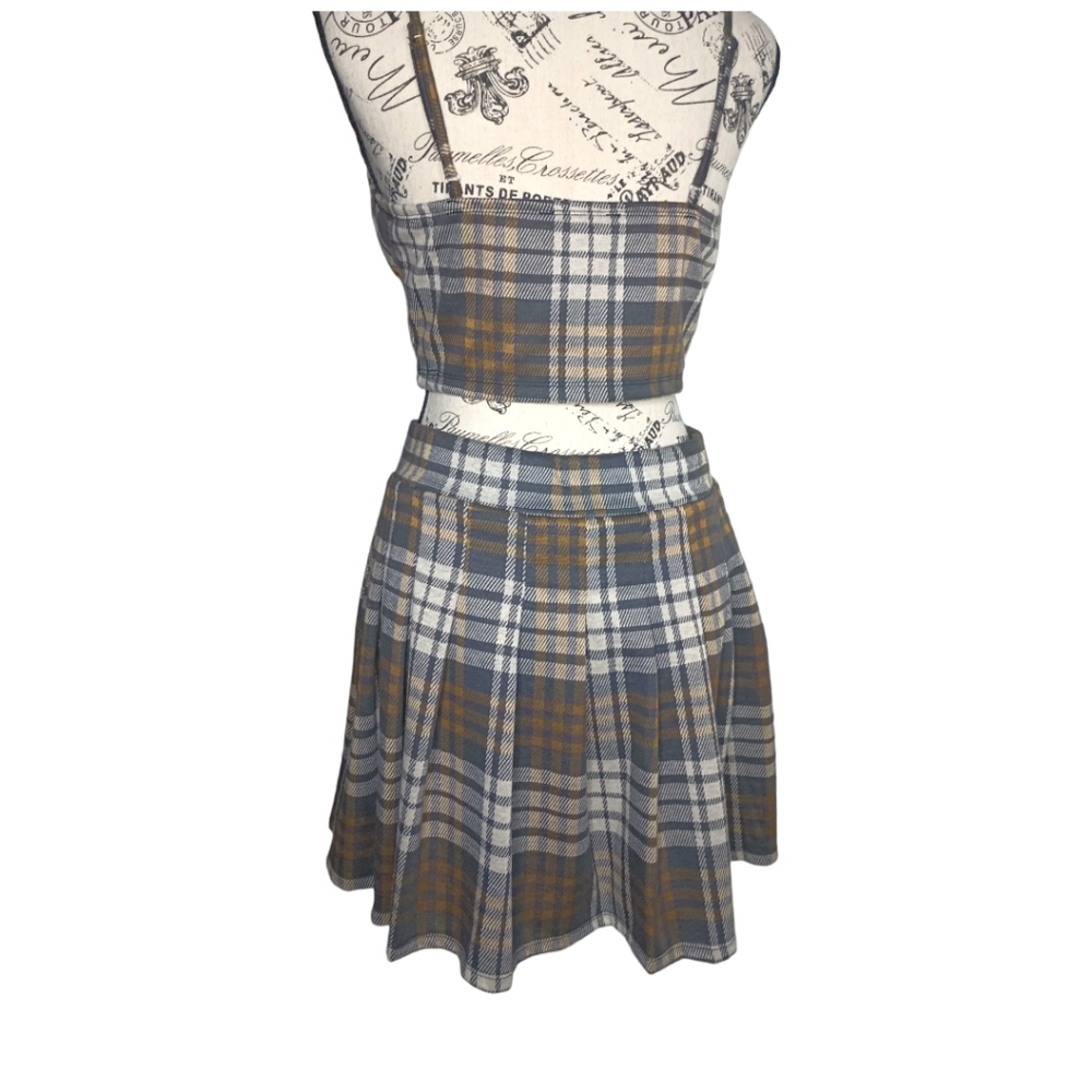 Green & Tan Plaid Schoolgirl Outfit - Size M - Picture 7 of 7